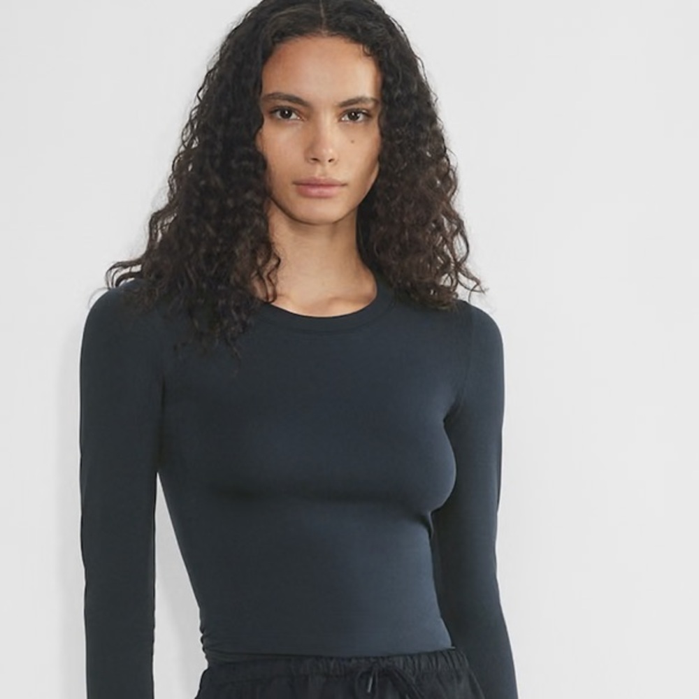 Aritzia long sleeve navy top (small)